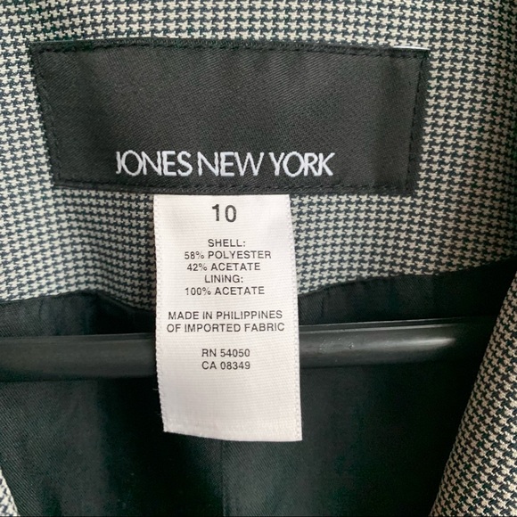 SOLD ON DEPOP - Jones New York Houndstooth One-Button Blazer - Picture 6 of 6